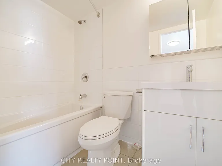 6200 Bathurst St #410 — Photo 17