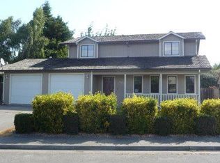 1771 Bluejay Ct, Fortuna, CA 95540