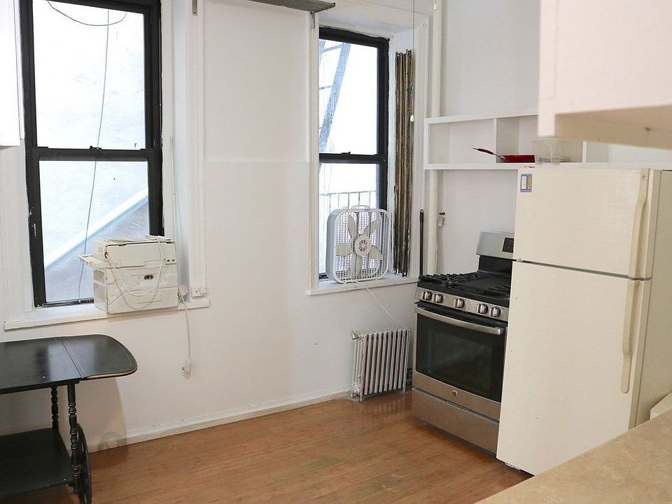 1st image of 121 Macdougal St APT 4