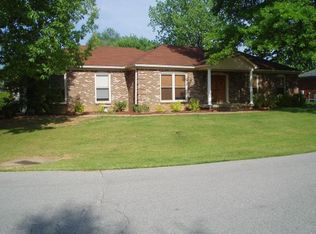 11700 Robinlynn Ln, Middletown, KY 40243