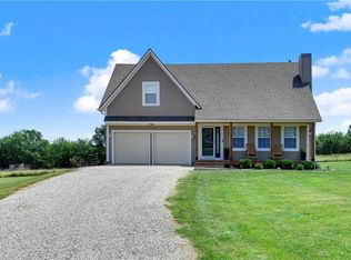 20920 147th St, Basehor, KS 66007