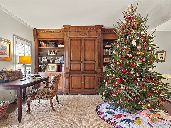 5th image of 813 Belle Meade Dr
