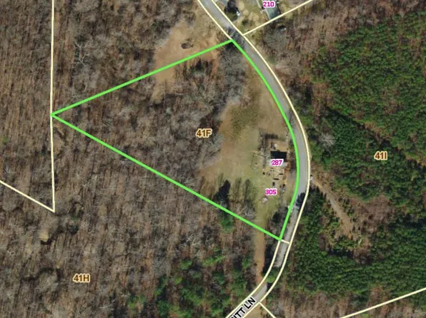 287 Merritt Ln, Altavista, VA 24517