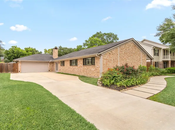 10818 Olympia Dr, Houston, TX 77042