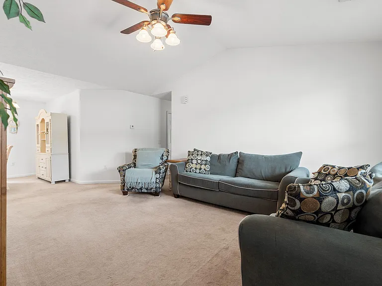 4697 Cockatoo Dr — Photo 5