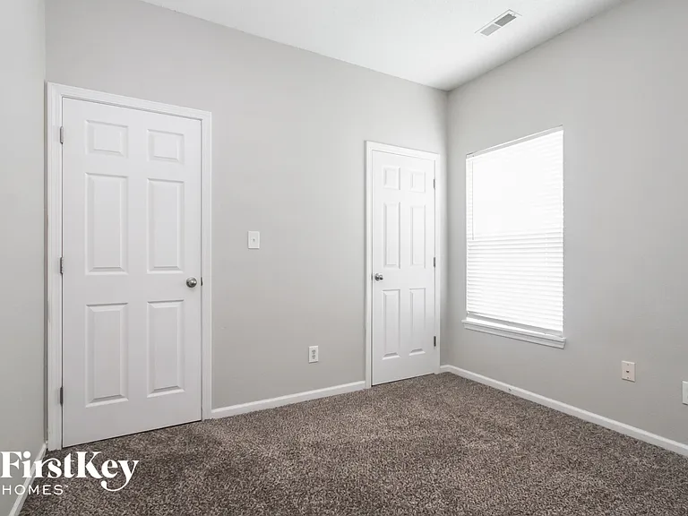 8119 Corktree Dr — Photo 9