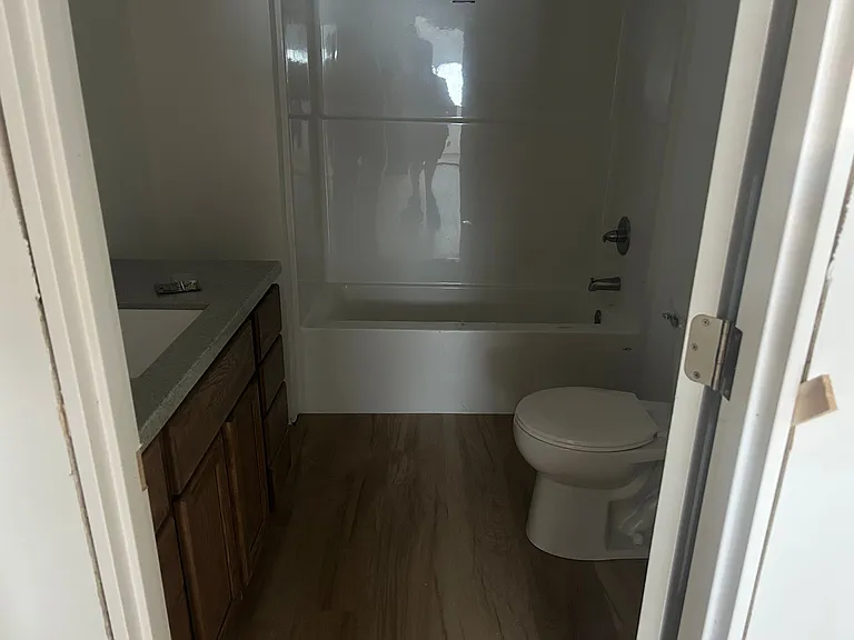 204 S West St — Photo 4