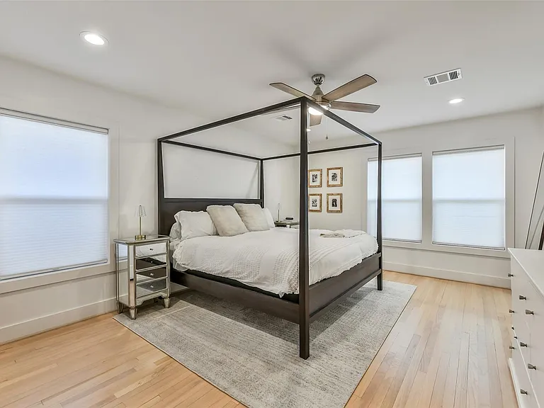 910 Algregg St — Photo 33