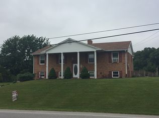 2425 Grandview Rd, Hanover, PA 17331