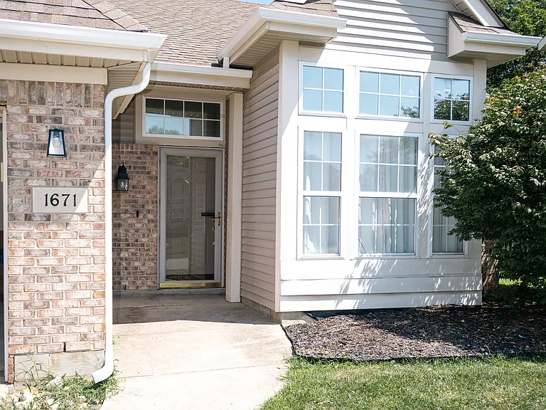 1671 Glenn Abbey Dr — Photo 15