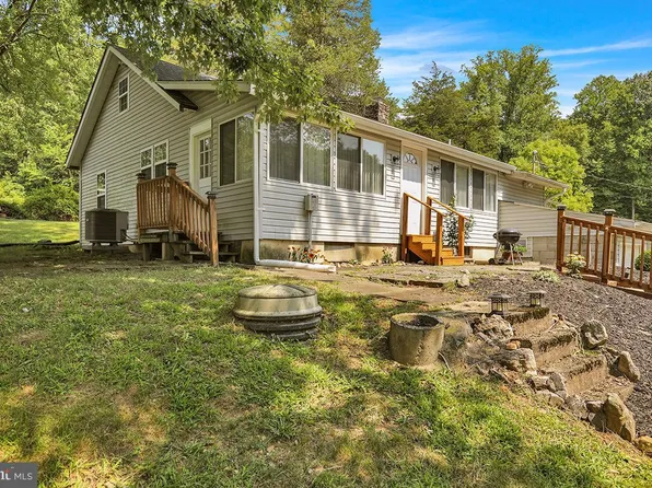 1169 Manatawny Rd, Boyertown, PA 19512