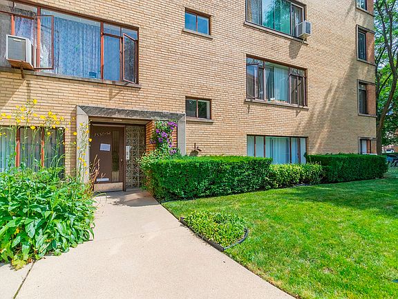 3rd image of 7552 N Bell Ave APT Gh