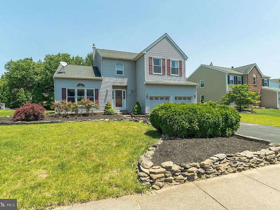 1st image of 5 Caldwell Cir