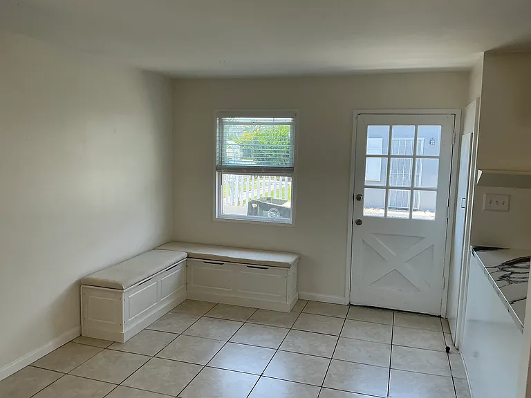 364 16th Pl #A — Photo 21
