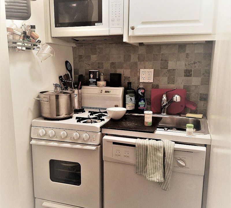 1st image of 50 W 72nd St APT 215