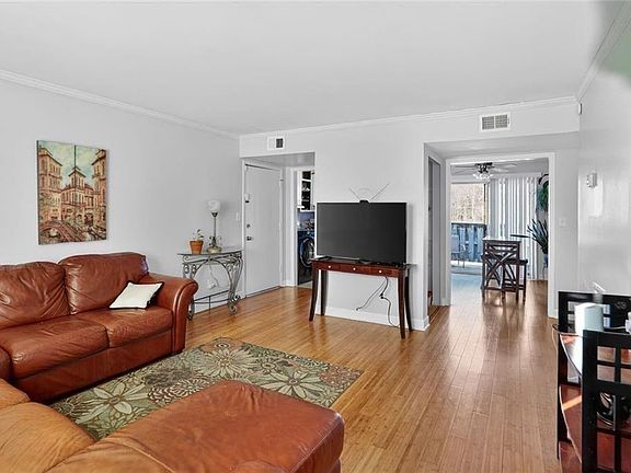 4th image of 5662 Kingsport Dr