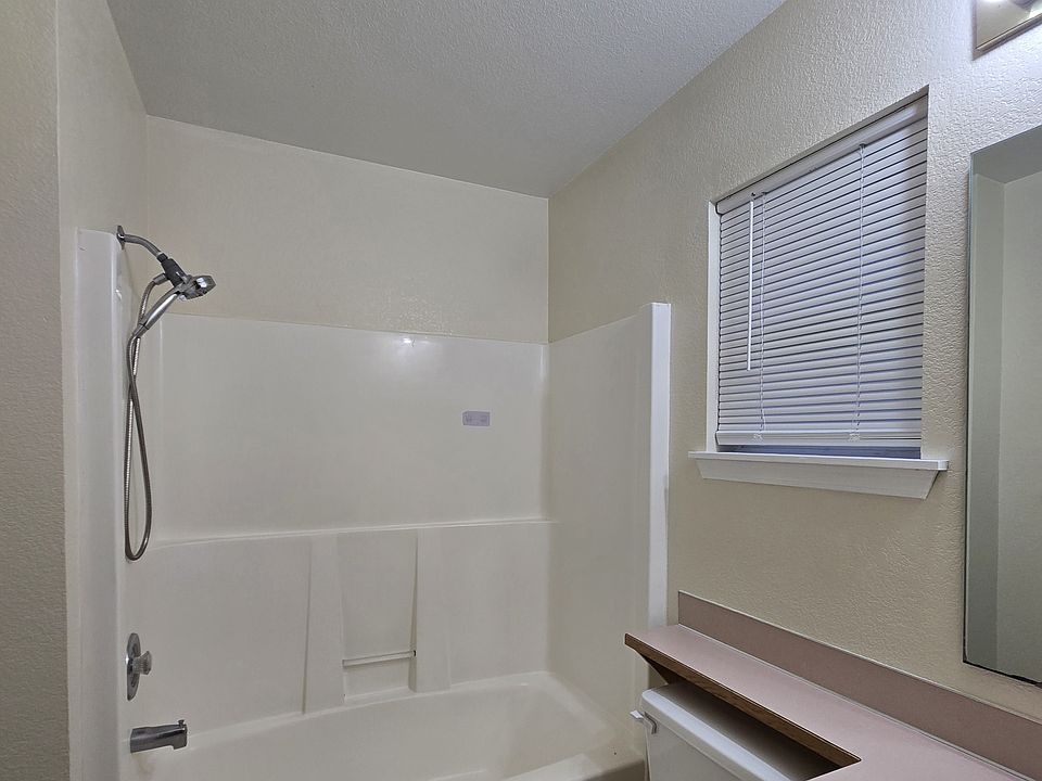 2nd image of 3708 Wales Ln SE