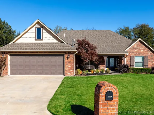 8445 Overlook Trl, Claremore, OK 74019