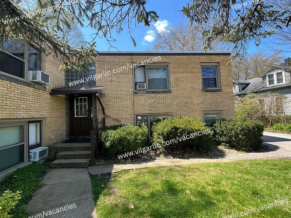 1520 Monroe St