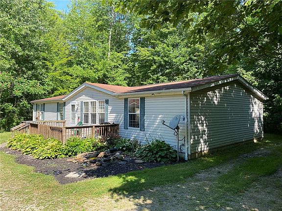 3rd image of 1380 Wyandott Dr