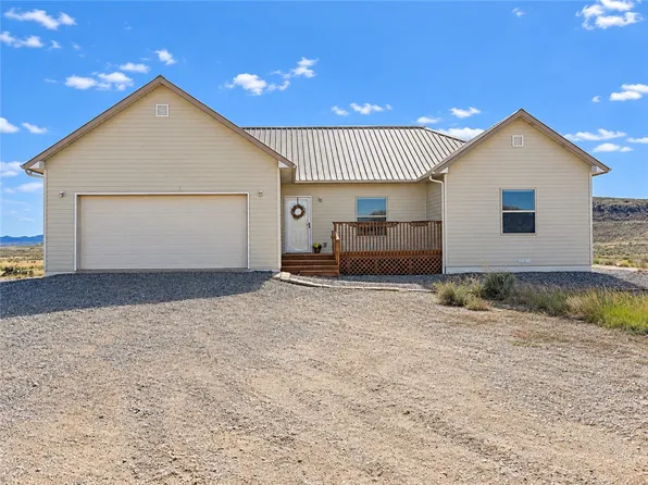 194 N Dry Creek Rd, Bridger, MT 59014