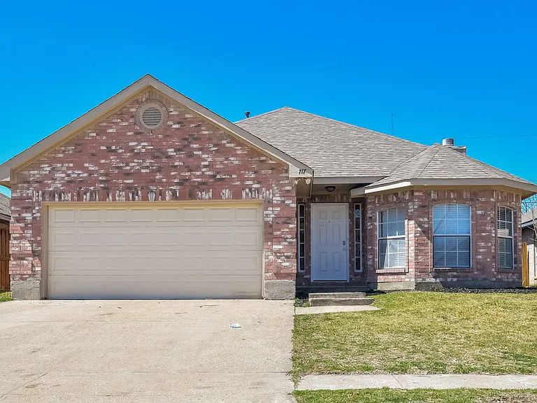 717 Rockett Ln — Photo 1