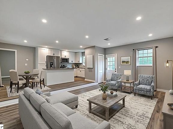 5th image of 110 Lyons Ct
