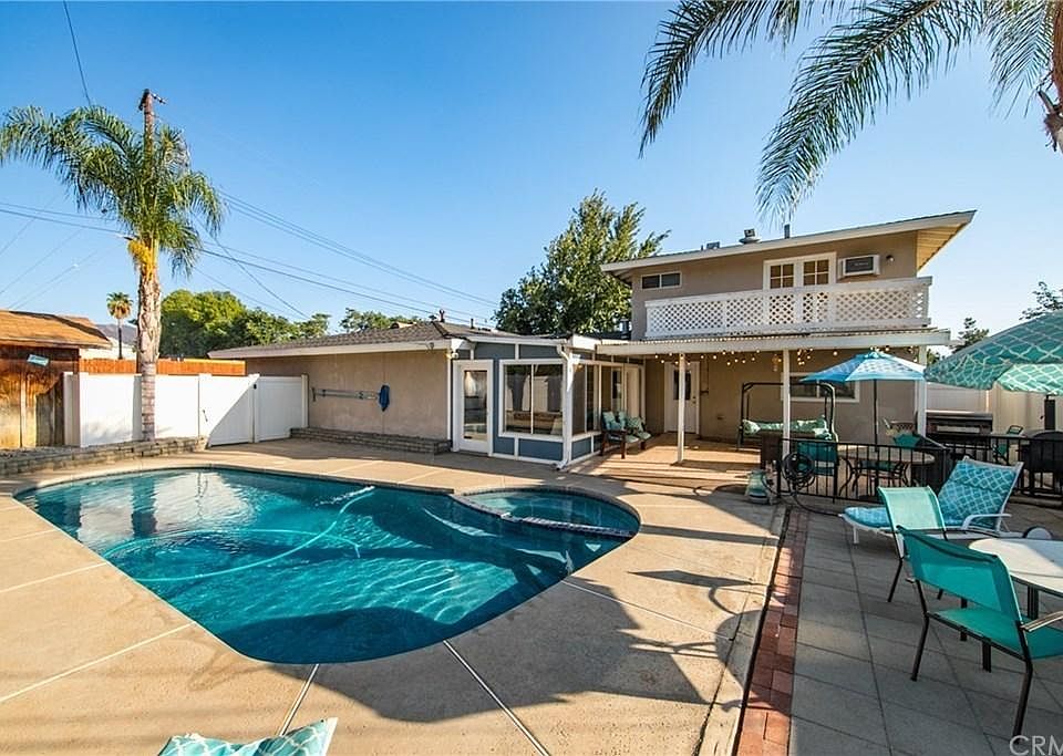 Backyard & Pool