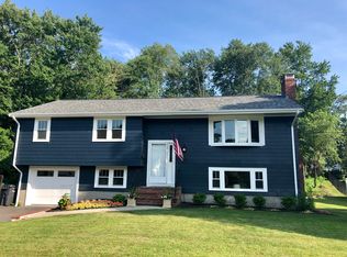 4 Flintlock Ln, Dedham, MA 02026