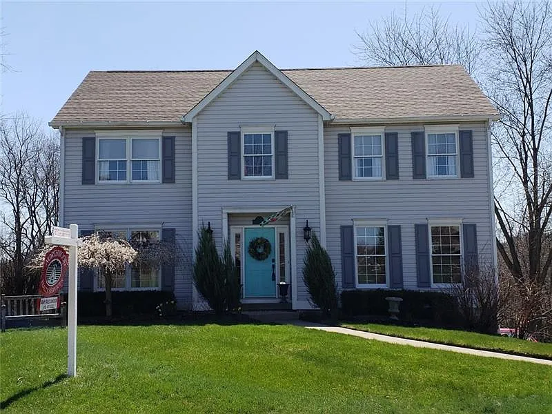 910 Poplar Pl photo 1