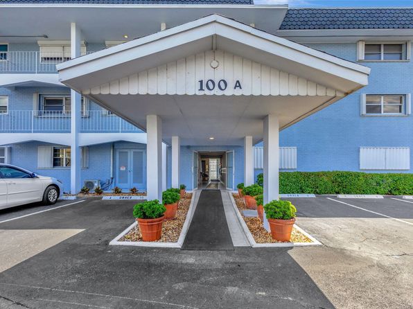 100 Shore Ct APT 304