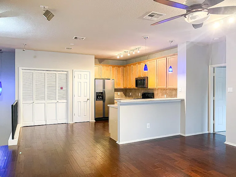 16100 Great Oaks Dr #3901 — Photo 6