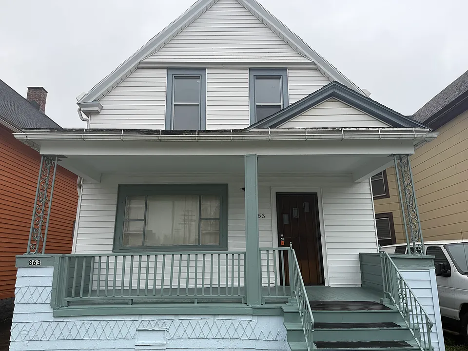 863 Walden Ave