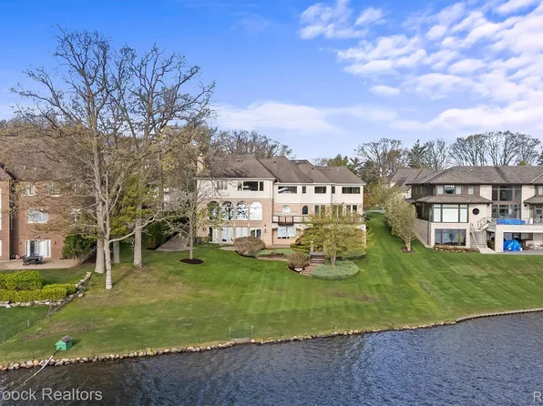 1832 Long Lake Shore Dr, Bloomfield Hills, MI 48302