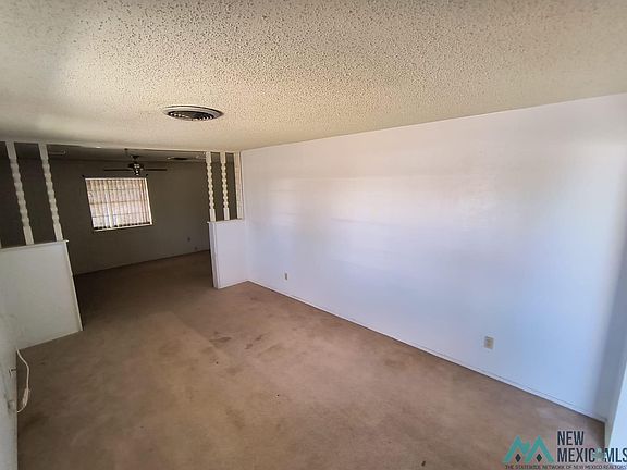 2nd image of 320 W 4th St