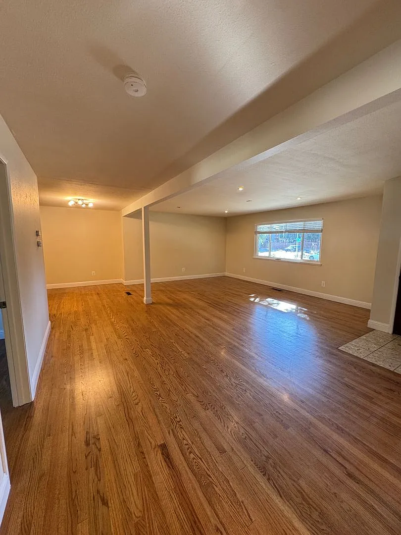 Beautiful 4 Bedroom with Direct American River Parkway Access and Pool! — Photo 2