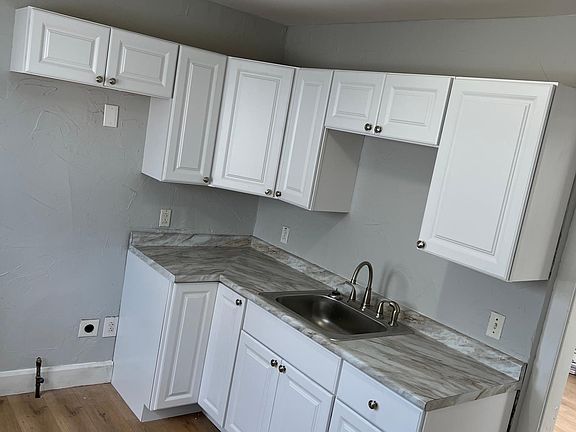 2nd image of 25850 Shoreview Ave