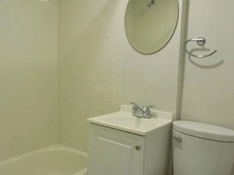 114 Willow St #4 — Photo 6