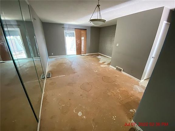 5th image of 8319 Mackey St