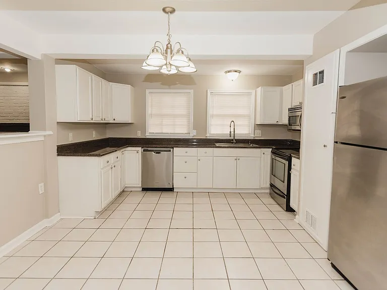 2780 Hall Dr SE — Photo 8