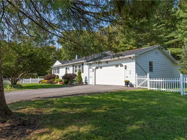 527 Dexter Dr, Utica, NY 13502