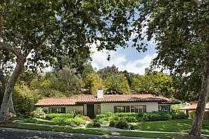 1st image of 126 Coronada Cir