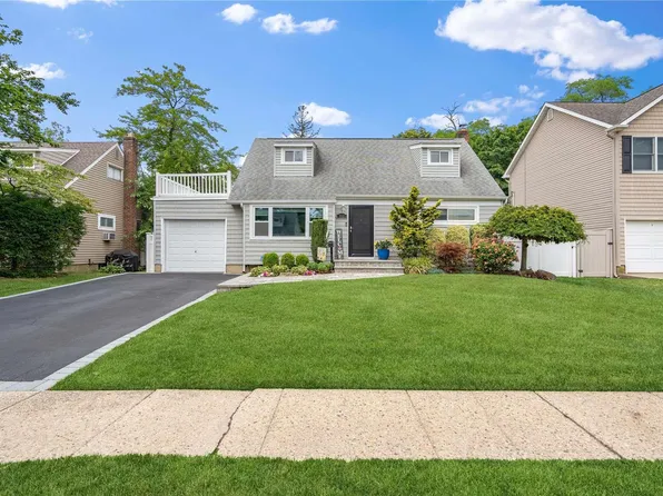 912 W Shelley Road, North Bellmore, NY 11710
