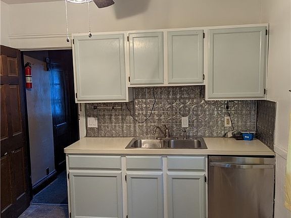 4th image of 1300 Marlowe Ave