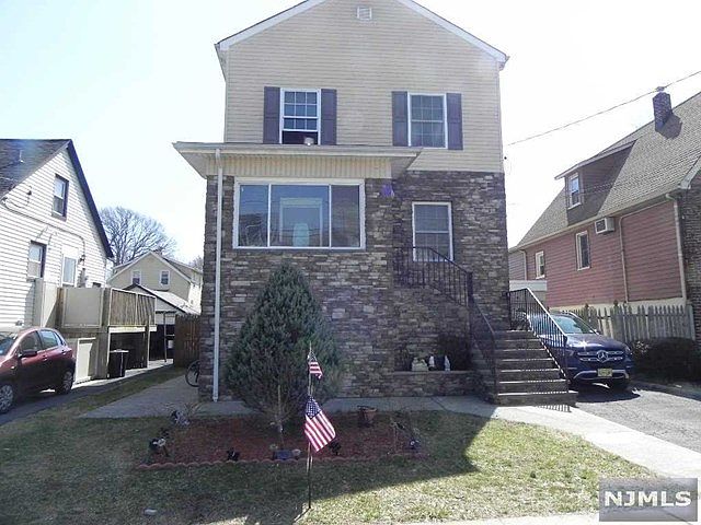 20 Louis St Little Ferry Nj 07643 Mls 21006982 Zillow
