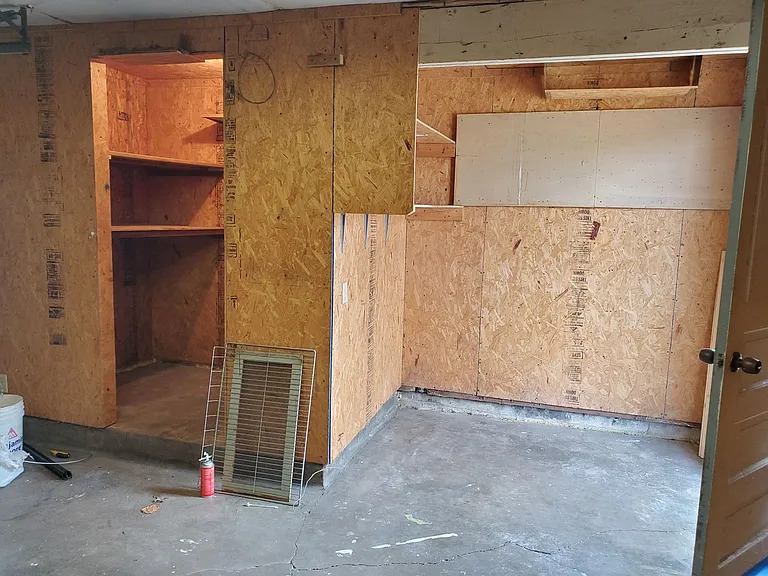 1711 SW Kent Pl — Photo 33