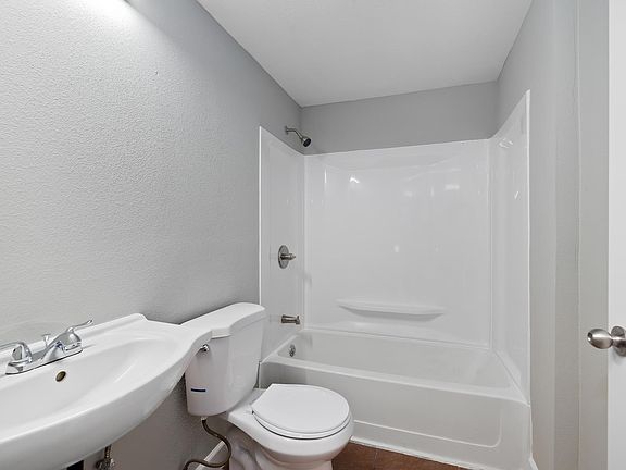 3rd image of 5333 Hyde St #4