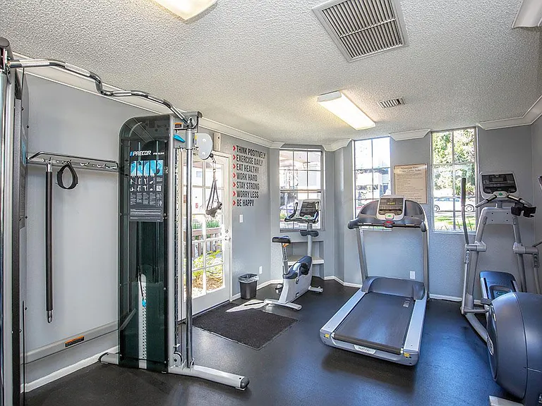 Mountain View Apartment Homes — Photo 8