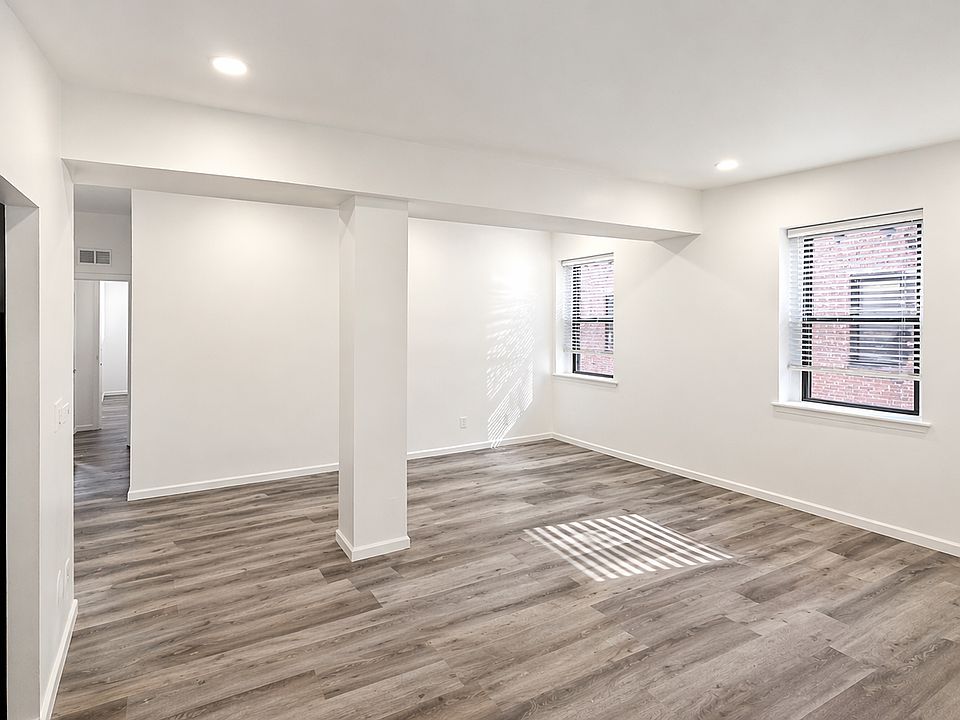 1st image of 227 Christopher Columbus Dr APT 202B