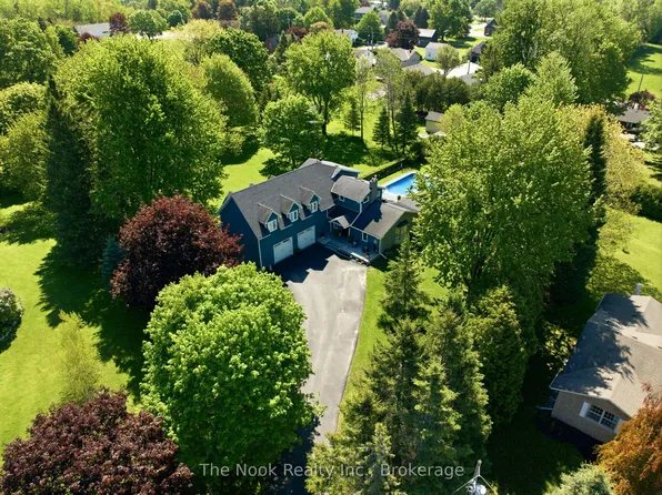 15 Hillside Dr, Clarington, ON L0B 1J0